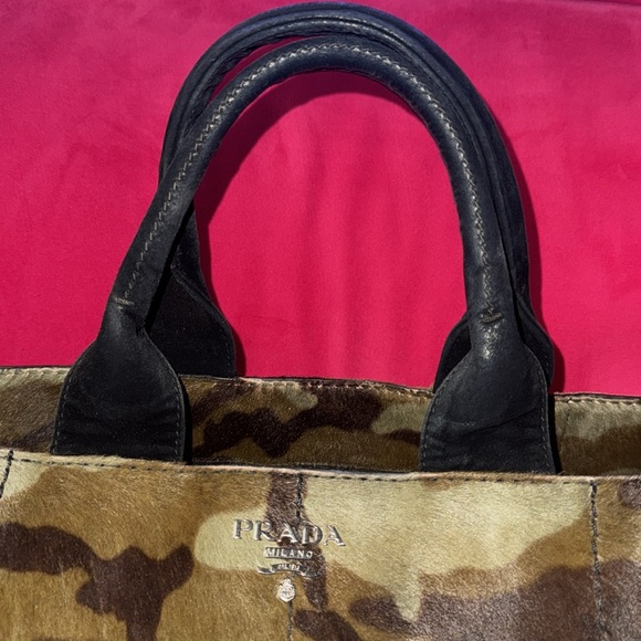 Prada pony hair Camouflage Tote Bag - Picture 2 of 16